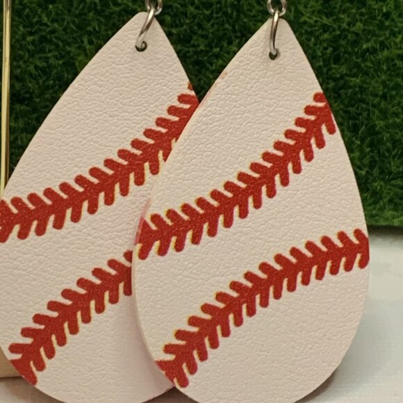 Baseball Earring, MLB Earring, Sports Earring, Athletic Earring, Gift Idea, Ball - Picture 4 of 5